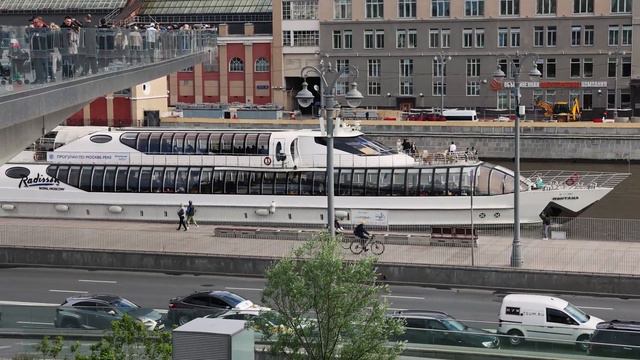 Moscow by the Soviet Sinatra смотреть онлайн