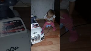 Смешно до слез. Ребенок поет на горшке. Песня от всей души
