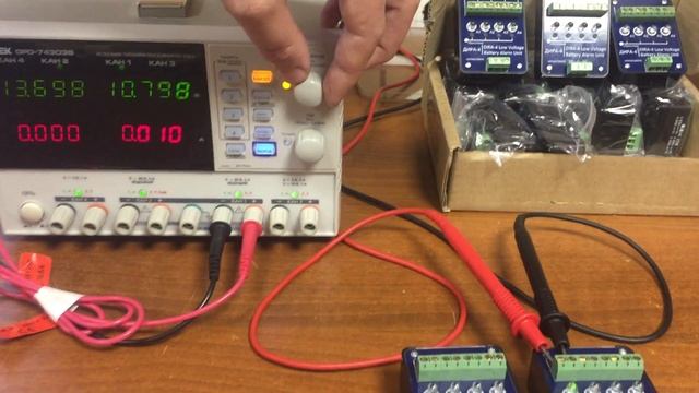 12V 4-channel Low voltage battery alarm unit (monitor) for UPS or DC Systems смотреть онлайн