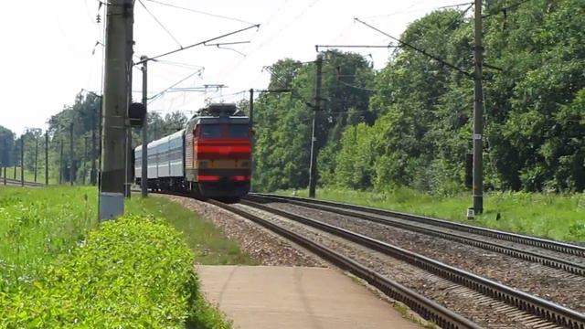 Электровоз ЧС4Т-386 с поездом № 546 Минск - Анапа смотреть онлайн