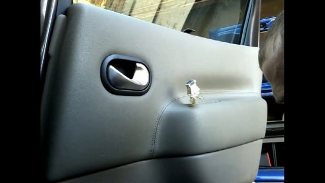 Как снять обшивку карту задней двери RENAULT SCENIC(2005)demontaz boczka drzwi tyl/door panel remov смотреть онлайн