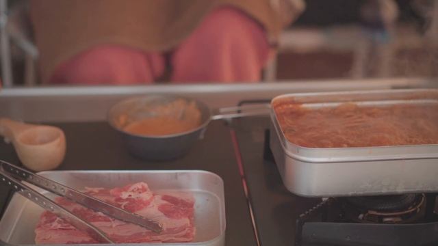 눈 치우고 얼큰 샤브샤브 해먹는 리틀 포레스트 솔로캠핑 ⛄️ 근데 이제 눈 치우는거 보단 먹방 위주인 ? 장박 여자 솔캠 혼술 솔로 캠핑 solo camping смотреть онлайн