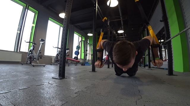 Тренировка в Fit Studio на Можайке. Обзор фитнес-клуба на западе Москвы. смотреть онлайн