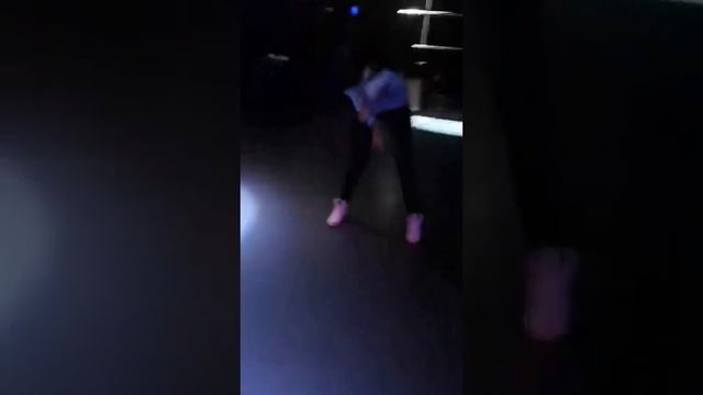 Танцы в клубе «Метелица» смотреть онлайн