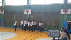 Марш 6а класса МОУ лицея 42 Вперёд мальчишки и девчонки