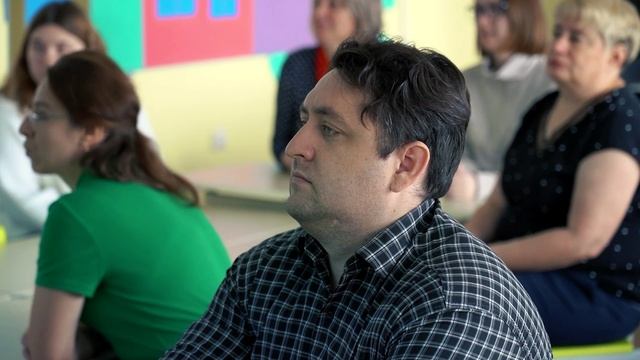 У ярсалинских дошкольников появился мобильный комплекс «Бабашки» смотреть онлайн