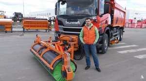 Зачем нужна фронтальная подметальная щетка?