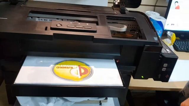 Процесс нанесения принта на футболку в нашей студии LaNord.ru на Таганской смотреть онлайн