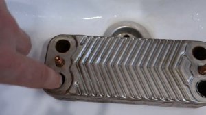 Газовый котел Neva Lux 8224  на пропане.Как снять и промыть теплообменник.Плохо нагревает ГВС.