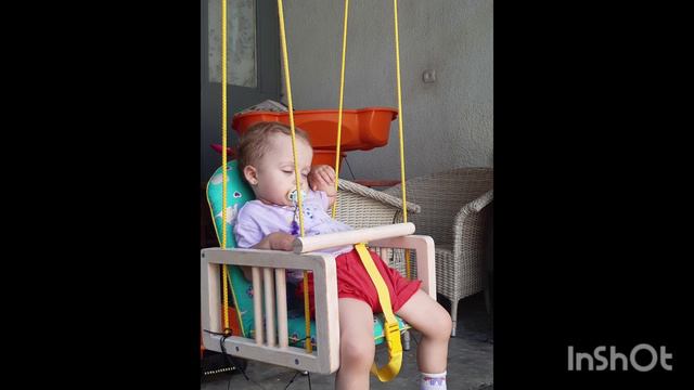 качельки и Надя