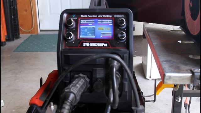 Hitbox SYN-MIG200Pro Welder 2