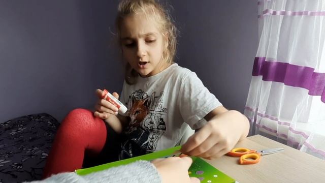 Учимся вырезать и приклеивать | Аутизм