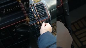 Ваз-2110 пропадает напряжение на панели и машина глохнет панель не работает.