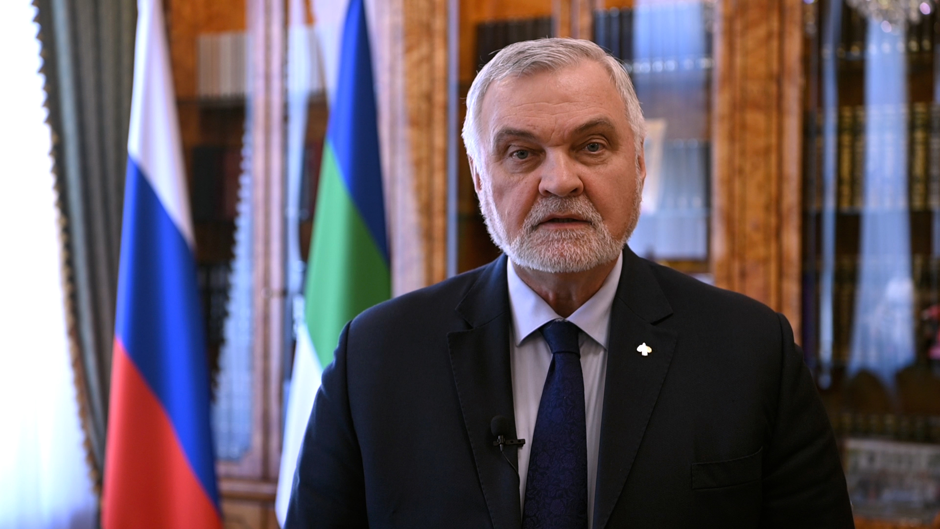 Видеопоздравление Главы Республики Коми Владимира Уйба с Днём работника скорой медицинской помощи смотреть онлайн