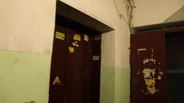 Пассажирский и грузопассажирский лифты КМЗ 1999 года выпуска. 1-м/c, Грузоподъемность 630,400 кг. смотреть онлайн