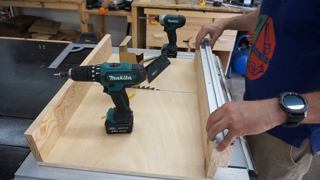 Tabuleiro deslizante para Makita MLT100N - table saw sled смотреть онлайн