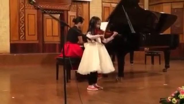Baklanova Violin Sonatina Jan 2016 Linda Co Trinh Huong смотреть онлайн
