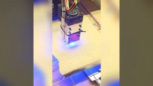 Резка кожи, лазерным модулем.