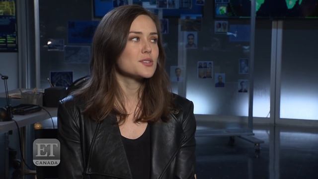 Megan Boone Talks Season 6 Of ‘The Blacklist’ And Former Co-Star Ryan Eggold | EXTENDED смотреть онлайн