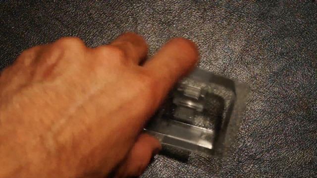 How to change the focusing screen of a Sony Alpha 700 (a700) смотреть онлайн