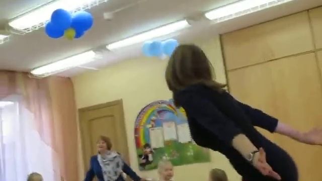 Праздник мам и бабушек в детсаду 1384. 18.03.2015. (6) смотреть онлайн