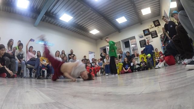 SERIOUS BATTLE | 10-12 ЛЕТ | Студия танца Нижний Новгород SERIOUS DANCE SCHOOL смотреть онлайн