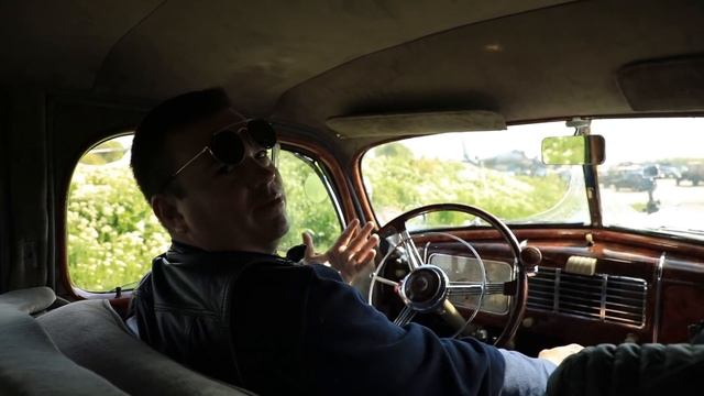 Автомобиль 30-х годов в отличном сохране. Buick Roadmaster 1937. смотреть онлайн