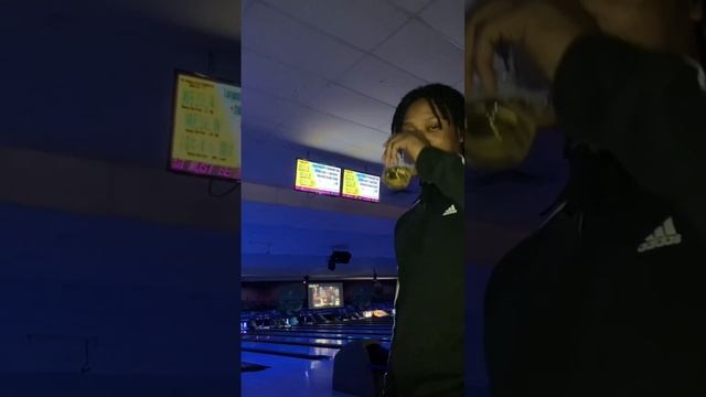 Bowling date? #datenight #bowling #blackcouplesdate смотреть онлайн