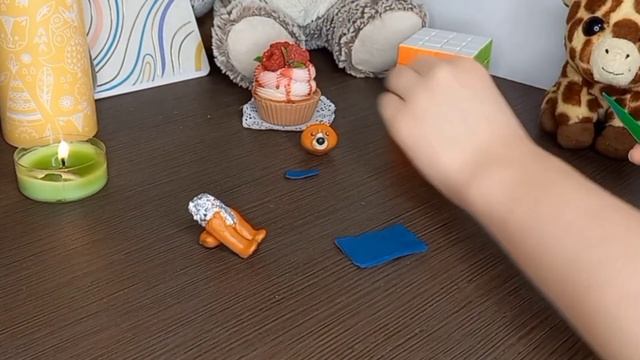 Как слепить Падинктона из пластилина ? уроки " В мире пластилина " смотреть онлайн