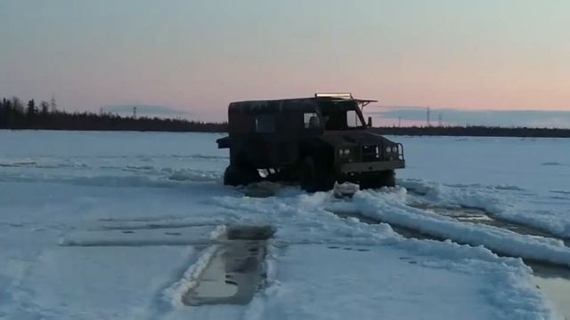 Вывел на прогулку вездеход после зимней спячки. смотреть онлайн