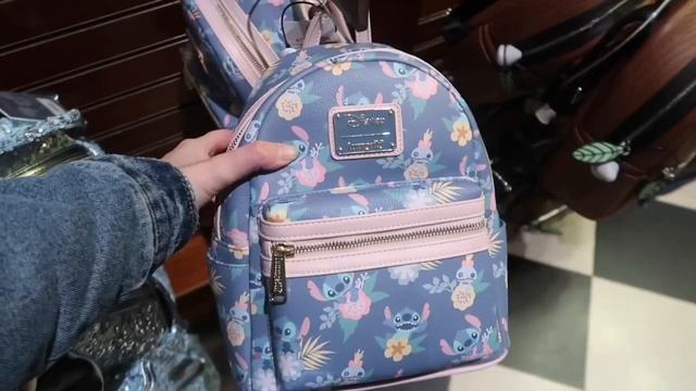 Shopping on Main St USA!! Disneyland Paris February 2020! смотреть онлайн