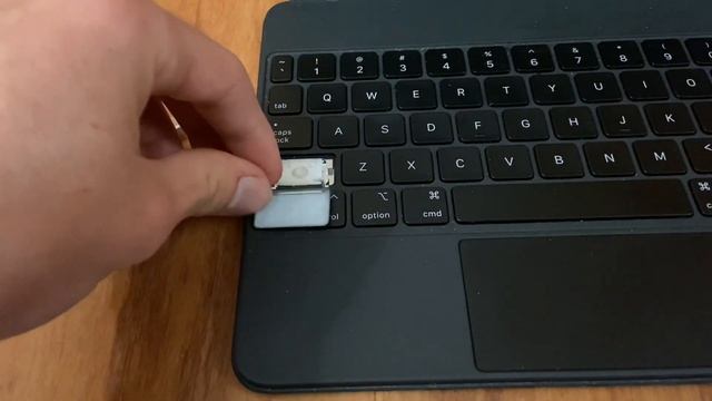 How to fix stuck keys on the iPad Pro Magic Keyboard смотреть онлайн