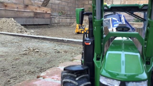Bruder Mack Granite Gets Stuck! #brudertoys #bruderspielwaren #bruderworld4209 смотреть онлайн