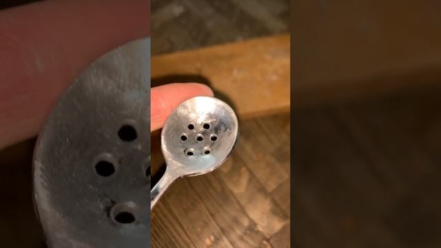 Сверление длинной кофейной ложки из нержавейки сверлом с покрытием кобальта￼ смотреть онлайн