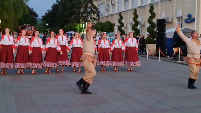 Творческое объединение -"Группа 80е" - танец Плетень - ЦРТДиЮ смотреть онлайн