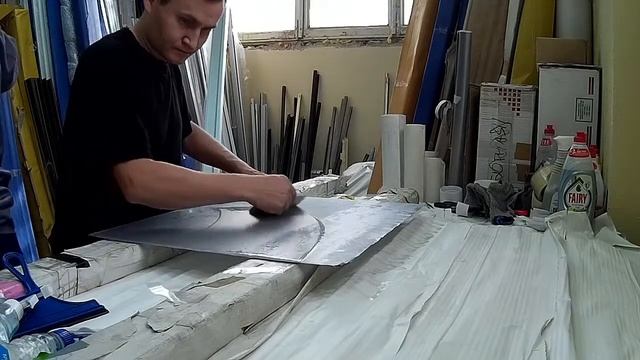 Наклейка пленки ОРАКАЛ (oracal) на стекло без пузырей. смотреть онлайн