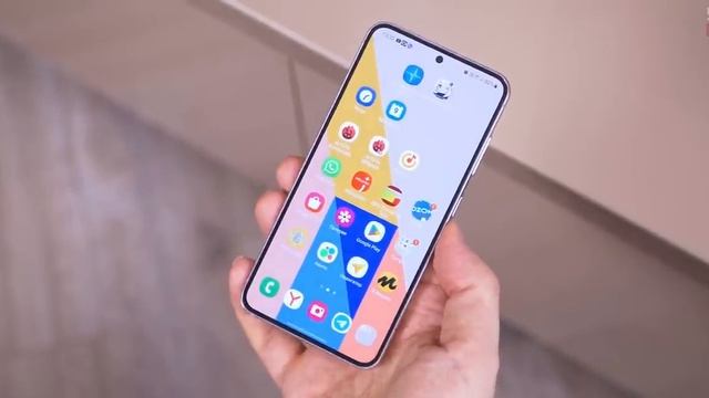 ЛУЧШИЙ КОМПАКТ НА ANDROID? ОБЗОР Samsung S23 смотреть онлайн