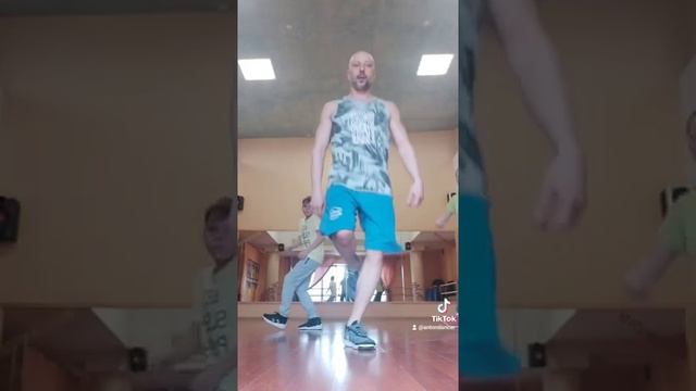 УЧИМ ТАНЕЦ НОГАМИ/ ОБУЧАЛКА ШАФЛ ДЛЯ НОВИЧКОВ/ ОБУЧЕНИЕ ТАНЦАМ ИЗ ТИК ТОК ТАНЦЫ 2021 смотреть онлайн