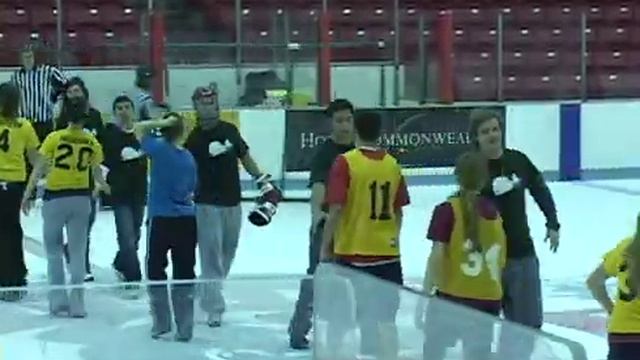 Boston University Broomball смотреть онлайн