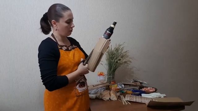 Как закрепить вертикально баночку(бутылку )в букет. Фудфлористика обучение. Курсы онлайн.Бесплатно. смотреть онлайн