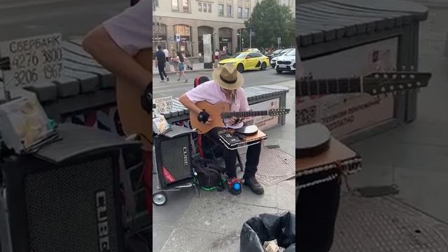 Подруга из Москвы прислала. Наша Азербайджанская музыка на улицах Москвы смотреть онлайн