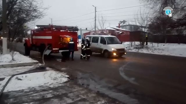 В Курске во дворе частного дома загорелся мусор смотреть онлайн