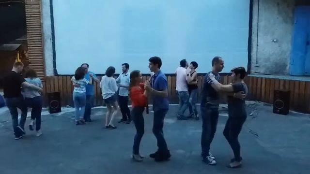Бачата на опен эйре в Кропивницком (клуб Импульс) смотреть онлайн
