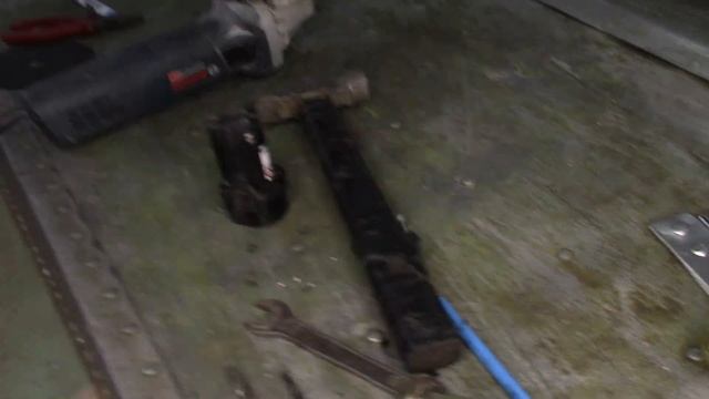 Лодка Обь-1. РЕМОНТ ЛОДКИ. Восстановление заклепок. Нанесение герметика. Подготовка к покраске днищ смотреть онлайн