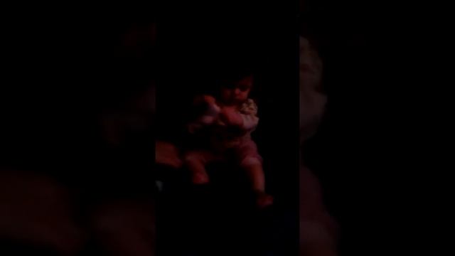 Учимся одевать носки 12ночи!ребёнку Годик! смотреть онлайн