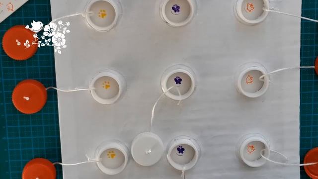 Развивающая игрушка своими руками / Развитие мелкой моторики / DIY Пташечка [Поделка из картона] смотреть онлайн