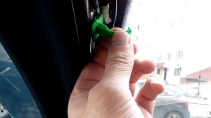 Снятие и установка обшивки передней стойки Рено Дастер 2022 год