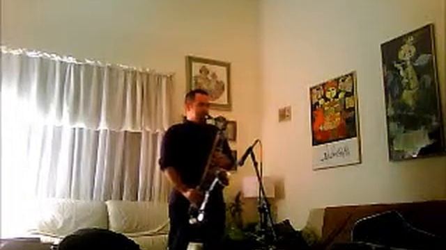 Ryan Wilson Tenor Saxophone through a Digitech Vocal 300 and Digitech RP 1000 with a looper! смотреть онлайн