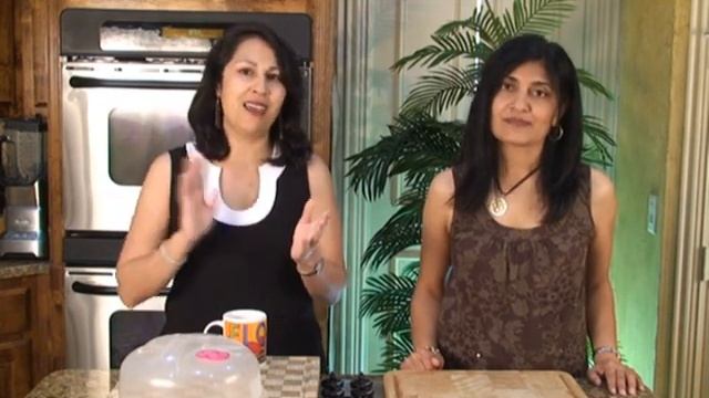 Cleaning Your Microwave Chemical Free - Household Tips Video | Show Me The Curry смотреть онлайн