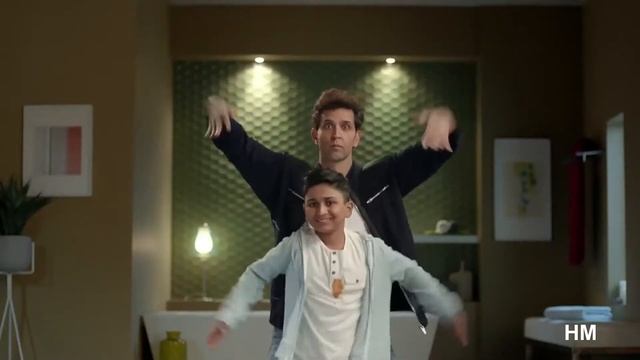 Ритик Рошан танцует